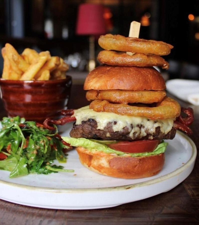 Отель The Nevill Arms Medbourne Экстерьер фото