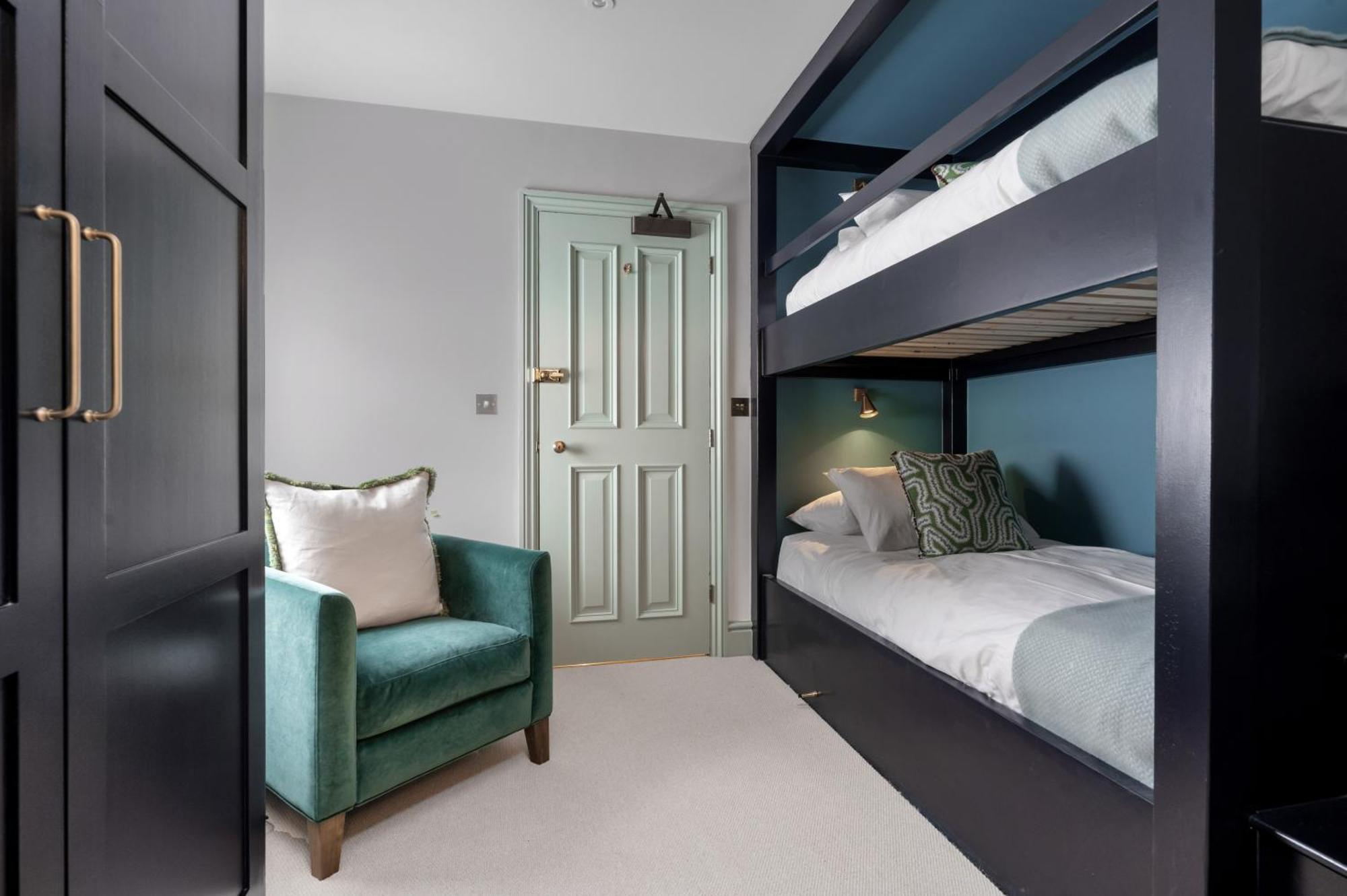 Отель The Nevill Arms Medbourne Экстерьер фото